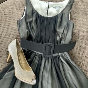 Size 0 White House Black Market  Cocktail/Wedding/Party Dress